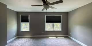 Beautiful 4 Bed 2.5 Bath Home in North Fayetteville Gallery 19