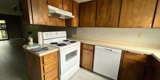 4Plex 2bed x 1.5bath unit in Seattle, minutes away from major highways. Gallery 3