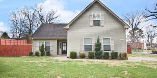 Pet Friendly Three Bedroom with Bonus! Gallery 1