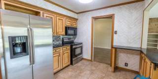 For Rent - 3 Bed/ 2 Bath Gallery 8