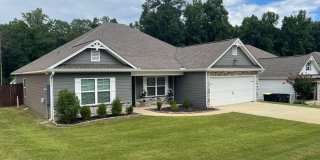 Convenient 4BR/2BA Home Near Southern Union, I-85 & Downtown Opelika Gallery 1