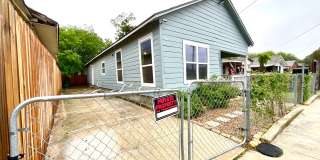 Move-In Ready 3BD/2BA – Laminate Floors, Fenced Yard & Prime Location! ACCEPTS SECTION 8 Gallery 6