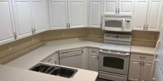 Beautiful 3 room /2.5 bath Gated Community W/ Pool Close to the Skyway Gallery 8