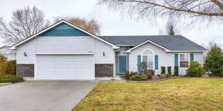 Fully Furnished Single-Level Home Gallery 1