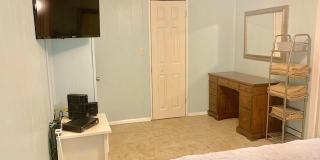 579 Beach Road Gallery 9