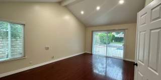 UPDATED 3 BED 2 BATH HOUSE WITH POOL Gallery 13