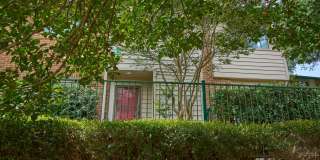 Adorable 2 bedroom townhome style Condo Gallery 24