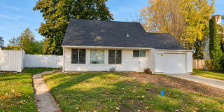 Cute & cozy home with park-like backyard! Gallery 1