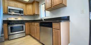 2 Bedroom, 2 Bath, Downstairs Condo! Gallery 4
