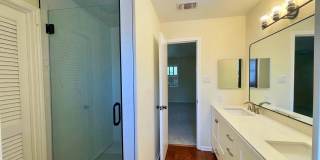 Beautifully Renovated 3 Bedroom Home in Royal Ridge Gallery 15