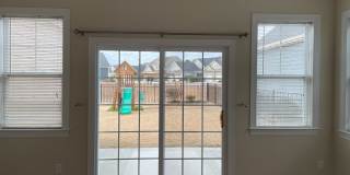 Beautiful 3 bedroom/2 bath home with sunroom and finished room over garage! Gallery 7