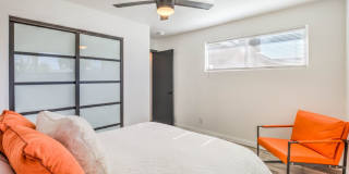 Vibrant, fully-furnished home near downtown with modern updates, pool & spa with flexible stay options! Gallery 31