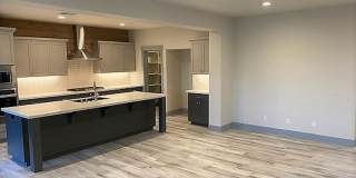 Lovely Home in New Community 10 min North of Redding! Gallery 6