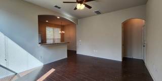 Two Story 3/2.5/2 Duplex close to Creekside Shopping and Entertainment! / Fridge / Fenced in yard /CISD Gallery 4