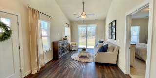 Cardinal | 4 Bed 2.5 Bath | Garage | 1895 sf | $2959-$3255 | 8, 9, 10, 12, 14, and 15 month lease terms Gallery 197