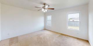 Fantastic - 3 bed 2 bath with Solar Panels Gallery 10
