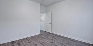 Merchant's Walk Gallery 43