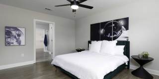 Riverwalk Grand Gallery 13