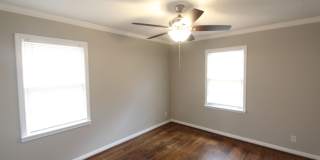 3 Bedroom, 1.5 Bath! New on the Market and Newly Renovated! Better Hurry!! Gallery 14