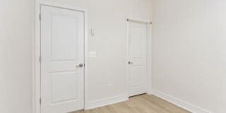 42086 PICASSO Square Gallery 37