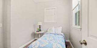 Bright, Clean 3 bed/1 bath- Move In Ready Gallery 8