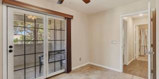 Upgraded 2 bedroom 2 bath upstairs condo Gallery 28