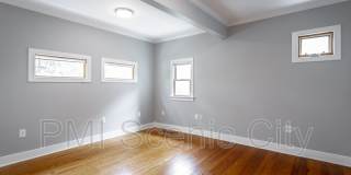 513 Lytle St Gallery 26