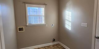 Spacious 4BR Home with Fireplace, Screened Porch & Privacy-Fenced Yard Gallery 8