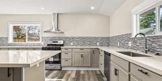 2221 Northeast 9th Avenue Gallery 1