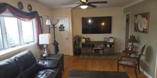 Spacious 4BR 2 BA House in Lindenhurst Gallery 17