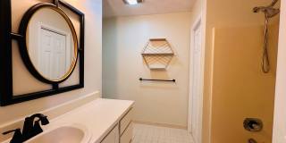 4 Bedroom, 4 Bath Townhouse Gallery 9