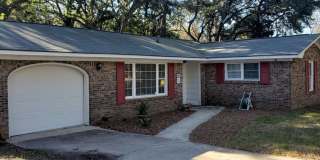 Three Bedroom Ranch in Mount Pleasant Gallery 1