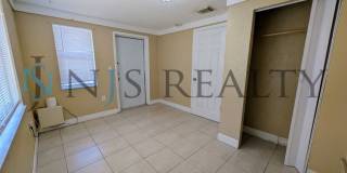 Gorgeous 3/2/1 1200 Sq. Ft. with fenced yard, all tile floors, custom baths and remodeled kitchen!! Gorgeous 3/2/1 1200 Sq. Ft. with fenced yard, all tile floors, custom baths and remodeled kitchen!! Gallery 15
