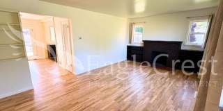 Charming 2 Bed, 2 Bath Home with Updated Kitchen & Outdoor Living Space Charming 2 Bed, 2 Bath Home with Updated Kitchen & Outdoor Living Space Gallery 11