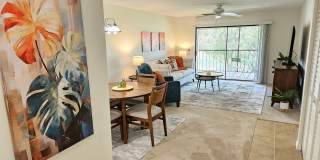 Seasonal Short-Term 2 Bedroom 2 Bathroom 2nd Floor Condo in Estancias of Capri Isles! Gallery 8