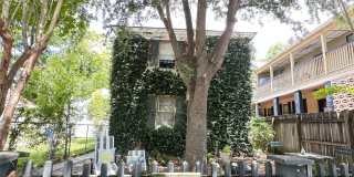 Inviting 2bd/1ba Apartment in the Heart of Downtown Gallery 1