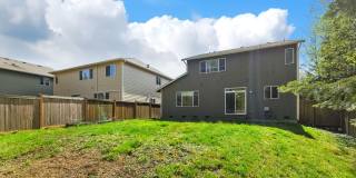 5BR/3BA End Unit with Greenbelt View in Lynnwood Gallery 30