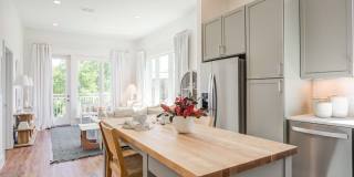 Queens WeHo Gallery 26