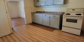 2 bedroom | 1 bathroom | Entire HOME- Freshly painted! Gallery 4