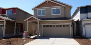 MOVE IN SPECIAL! $1000 OFF! Beautiful Single Family Home! Close to Downtown Hillsboro! Gallery 1