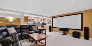 Spacious 5BR House in Longmont Gallery 34