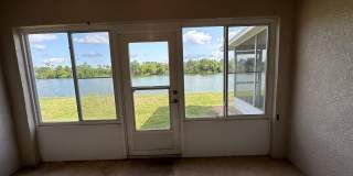 Beautiful Townhome in a gated community with assigned parking spots and a community pool Gallery 10