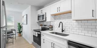 Avana Lexington Gallery 32