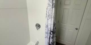Cute 2 Bed/1bath home close to school Gallery 10