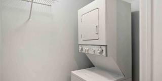 Henley at Kingstowne Gallery 7