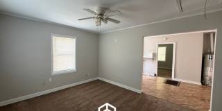 3916 Wales Avenue Gallery 3
