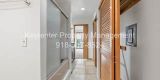 2 Bed 2.5 Bath Right off Cherry Street!! Gallery 14