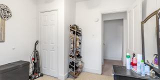 218 GRAPE Street Gallery 20