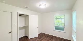 Just updated 3/2 home on a quiet street in desirable north Austin! Gallery 21