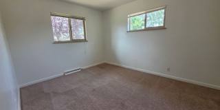 *AVAILABLE NOW* 3 Bedroom in Martin Acres, Huge Yard Gallery 13